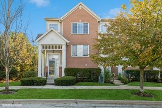 732 Hanbury Drive 31, Des Plaines, IL 60016