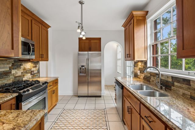 502 32nd Ave, S, Nashville, TN 37212