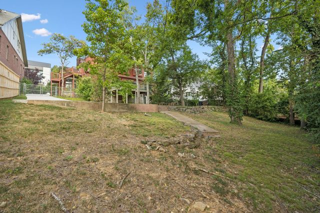 502 32nd Ave, S, Nashville, TN 37212