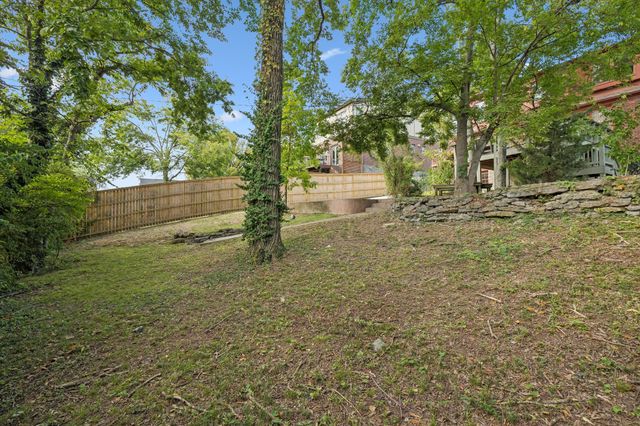 502 32nd Ave, S, Nashville, TN 37212