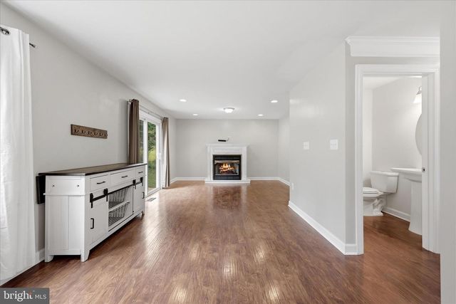 200 FAIRWAY CIR, Cross Junction, VA 22625