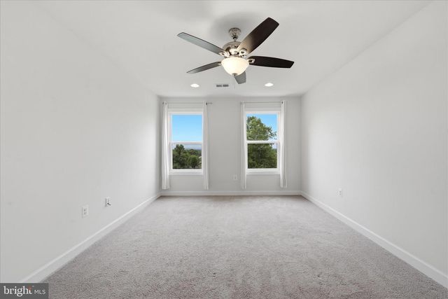 200 FAIRWAY CIR, Cross Junction, VA 22625