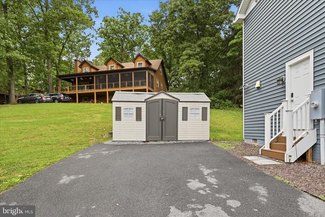200 FAIRWAY CIR, Cross Junction, VA 22625