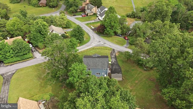 200 FAIRWAY CIR, Cross Junction, VA 22625