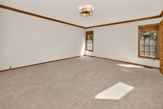 517 58th Street, West Des Moines, IA 50266