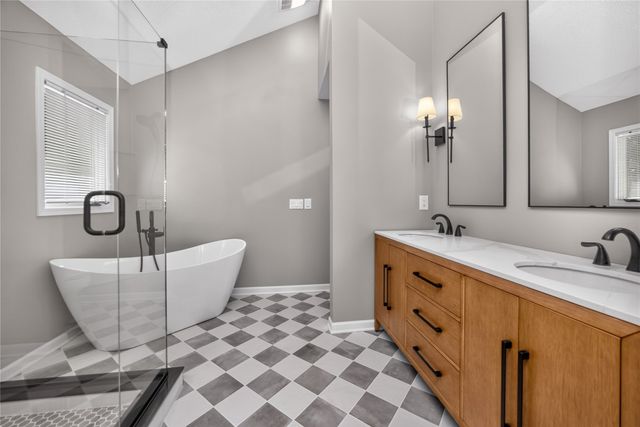 517 58th Street, West Des Moines, IA 50266