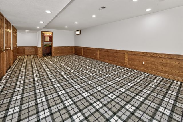 517 58th Street, West Des Moines, IA 50266