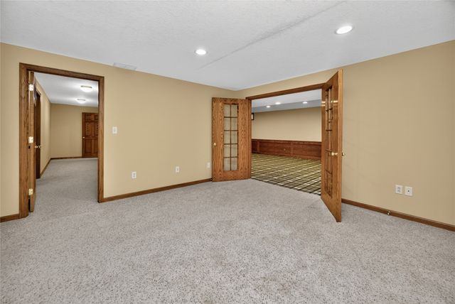 517 58th Street, West Des Moines, IA 50266