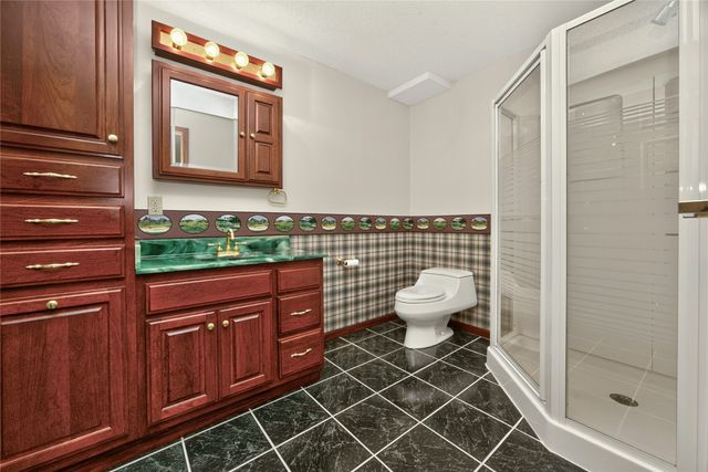 517 58th Street, West Des Moines, IA 50266