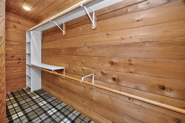 517 58th Street, West Des Moines, IA 50266