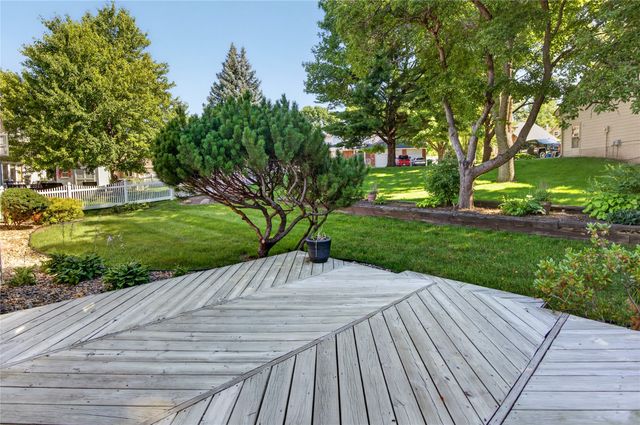 517 58th Street, West Des Moines, IA 50266