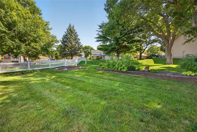 517 58th Street, West Des Moines, IA 50266