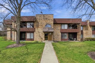 1350 N Sterling Avenue 201, Palatine, IL 60067
