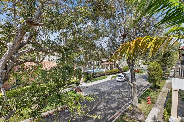 2515 Venetian Court, Boynton Beach, FL 33426