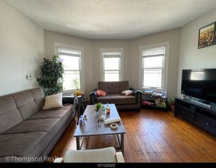 372 Medford St 3, Somerset, MA 02145