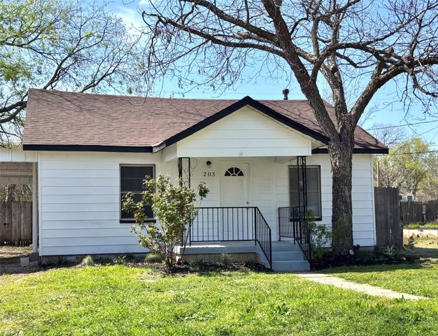 203 East Place, White Settlement, TX 76108