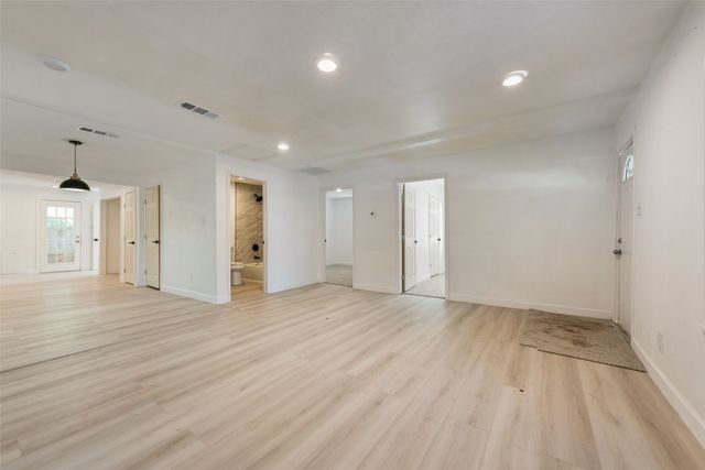 203 East Place, White Settlement, TX 76108