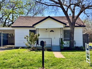 203 East Place, White Settlement, TX 76108