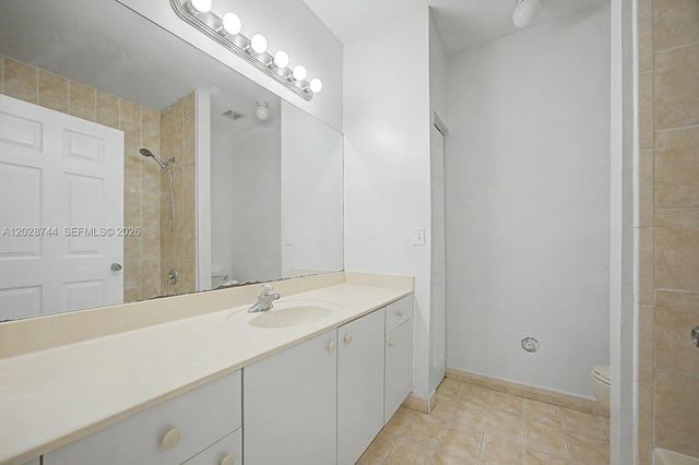 373 NE 26th Pl 102, Homestead, FL 33033