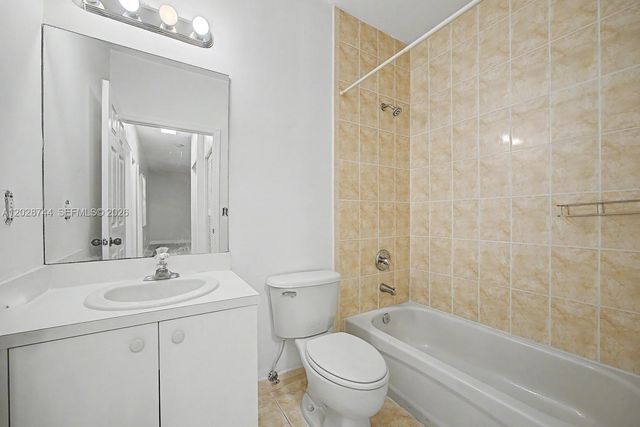 373 NE 26th Pl 102, Homestead, FL 33033