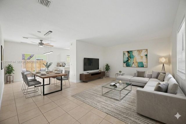 373 NE 26th Pl 102, Homestead, FL 33033