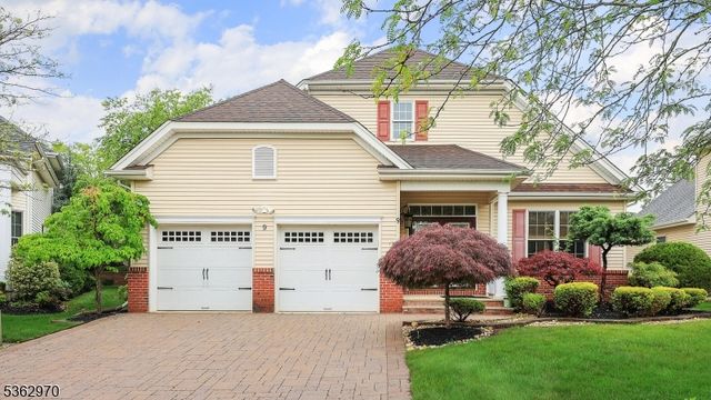 9 Independence Ct, Franklin Twp., NJ 08873