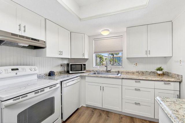 3344 LAKE BAYSHORE DRIVE P205, Bradenton, FL 34205