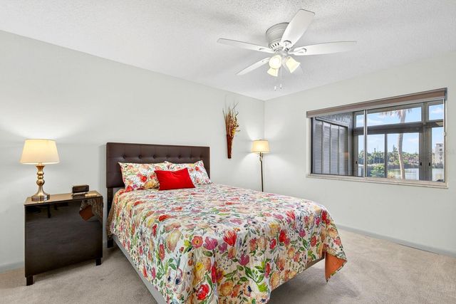 3344 LAKE BAYSHORE DRIVE P205, Bradenton, FL 34205