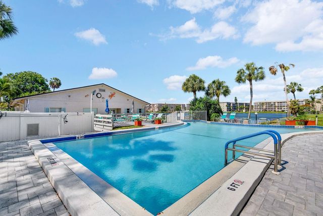 3344 LAKE BAYSHORE DRIVE P205, Bradenton, FL 34205
