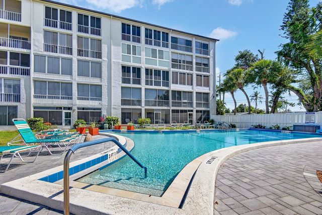 3344 LAKE BAYSHORE DRIVE P205, Bradenton, FL 34205