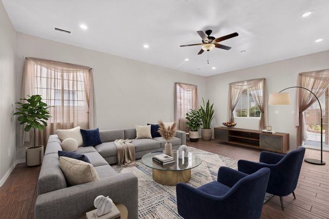 820 Serrano Pointe NW, Albuquerque, NM 87120