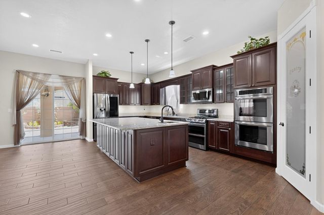 820 Serrano Pointe NW, Albuquerque, NM 87120