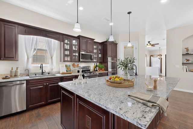 820 Serrano Pointe NW, Albuquerque, NM 87120