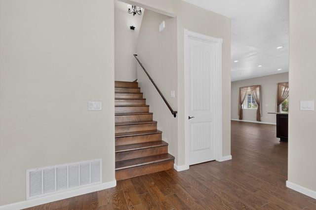 820 Serrano Pointe NW, Albuquerque, NM 87120