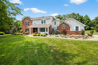 35 Lake Forest Lane, St Charles, MO 63301