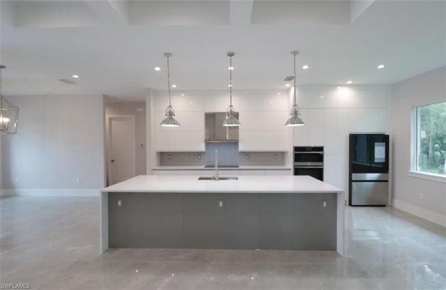 2461 Golden Gate BLVD E, Naples, FL 34120