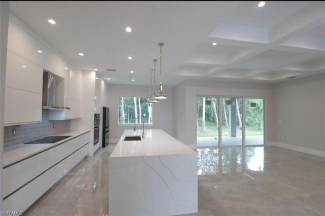 2461 Golden Gate BLVD E, Naples, FL 34120