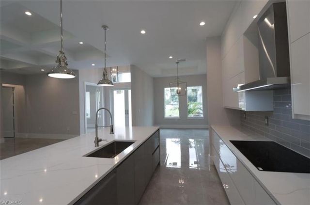 2461 Golden Gate BLVD E, Naples, FL 34120