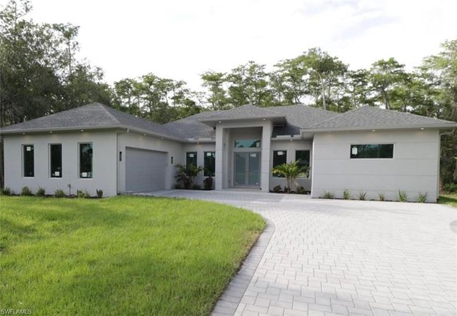 2461 Golden Gate BLVD E, Naples, FL 34120