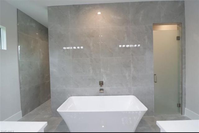 2461 Golden Gate BLVD E, Naples, FL 34120