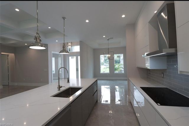 2461 Golden Gate BLVD E, Naples, FL 34120