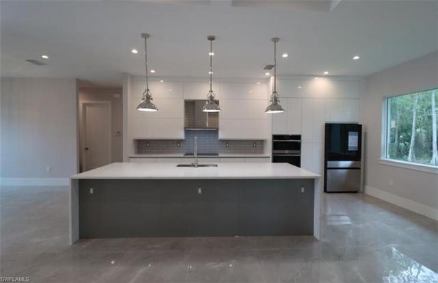 2461 Golden Gate BLVD E, Naples, FL 34120