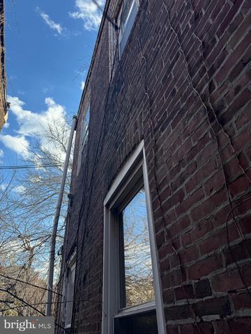 1725 N CREIGHTON STREET, Philadelphia, PA 19131
