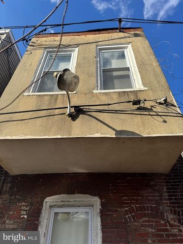 1725 N CREIGHTON STREET, Philadelphia, PA 19131