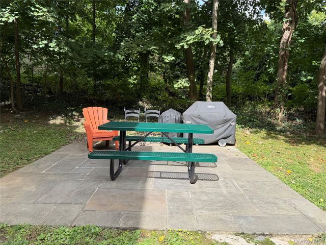 5 Sentry Place 1A, Scarsdale, NY 10583