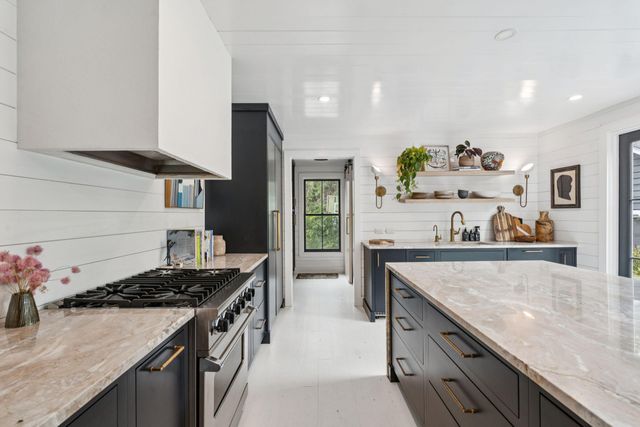 242 Middle Street, Mount Pleasant, SC 29464