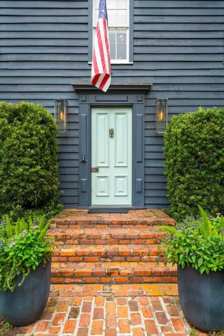 242 Middle Street, Mount Pleasant, SC 29464