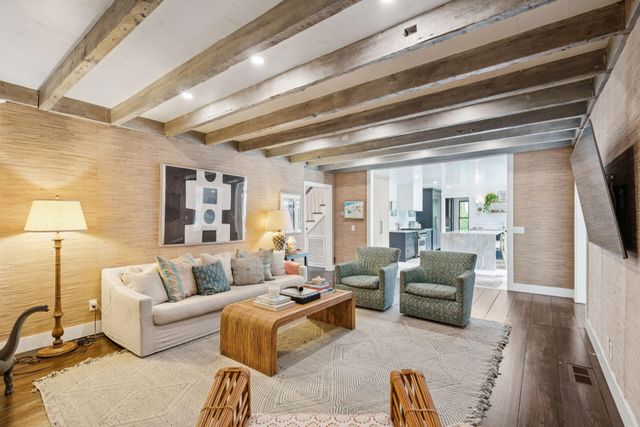 242 Middle Street, Mount Pleasant, SC 29464