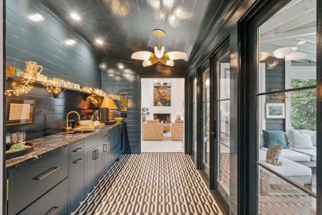 242 Middle Street, Mount Pleasant, SC 29464