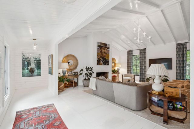 242 Middle Street, Mount Pleasant, SC 29464